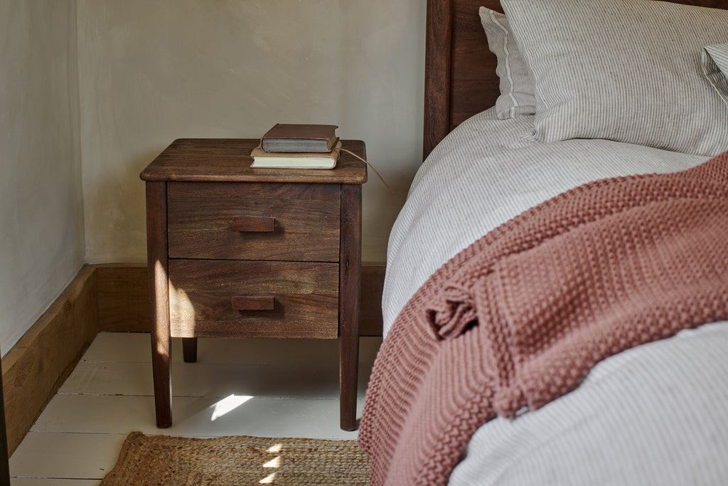 Table de chevet Anbu en acacia - Noyer lavé