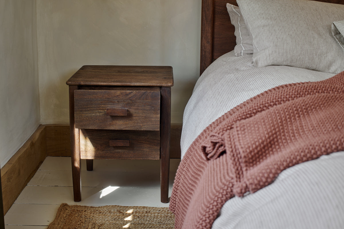 Table de chevet Anbu en acacia - Noyer lavé