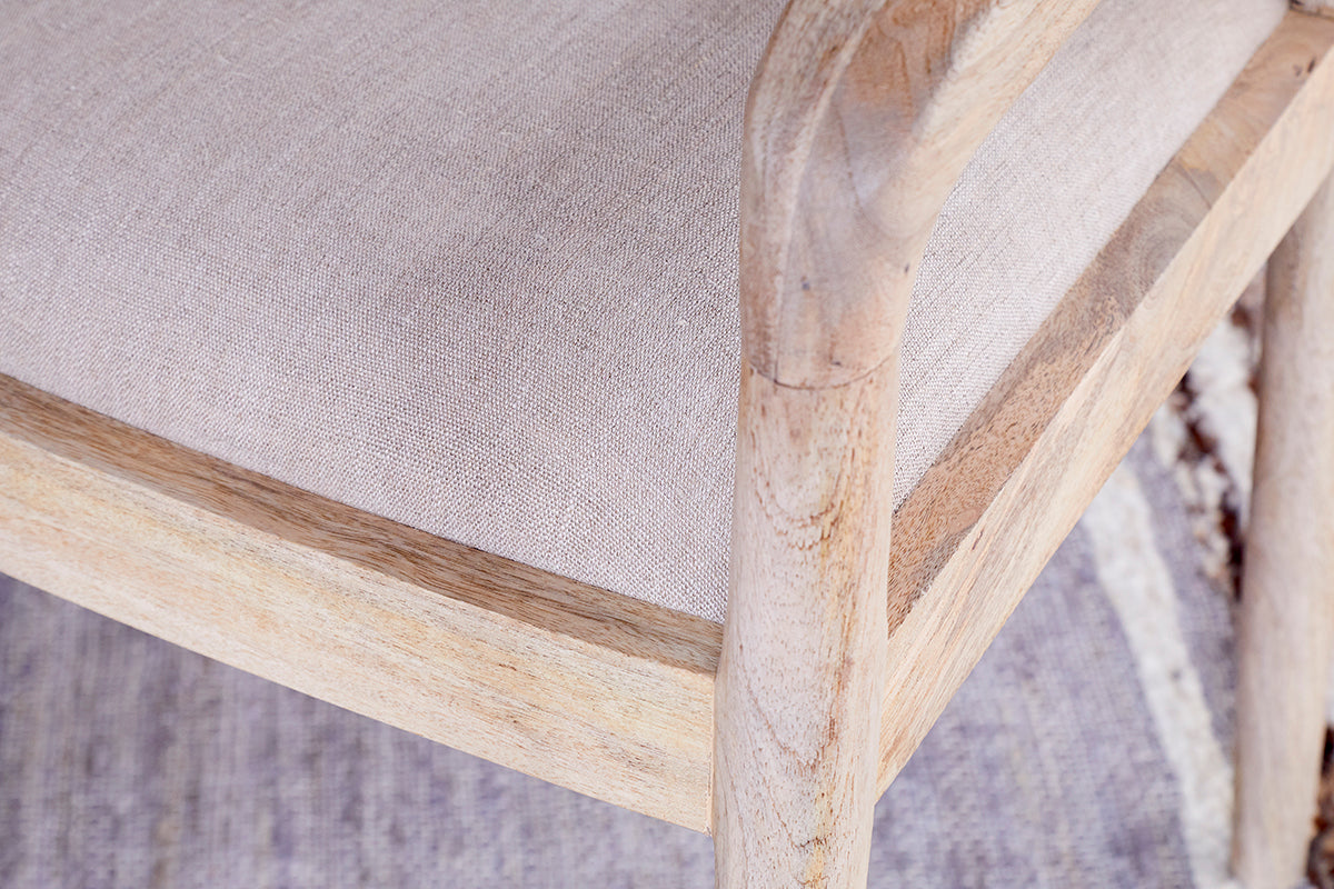 Chaise de salle à manger Anbu en bois de manguier, revêtement naturel