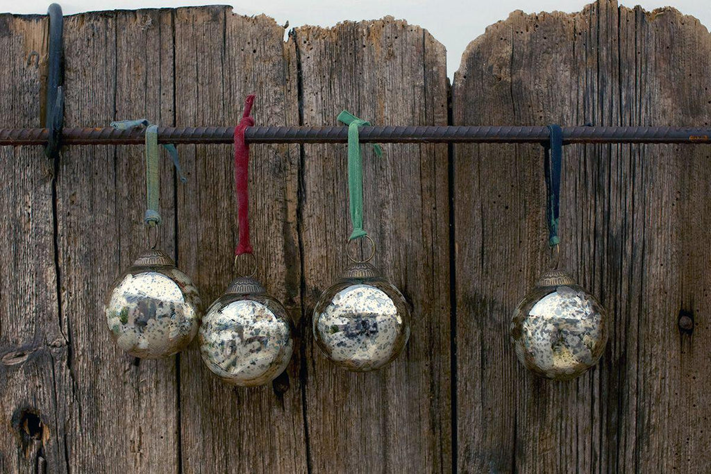 Boules de Noël antiques en or (lot de 4)