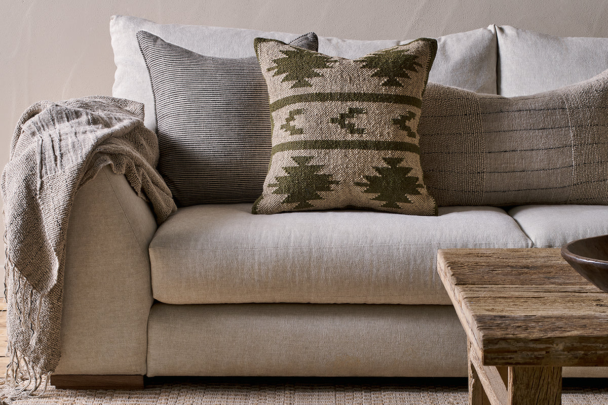 Housse de coussin Bhumi en laine et jute - Vert mousse