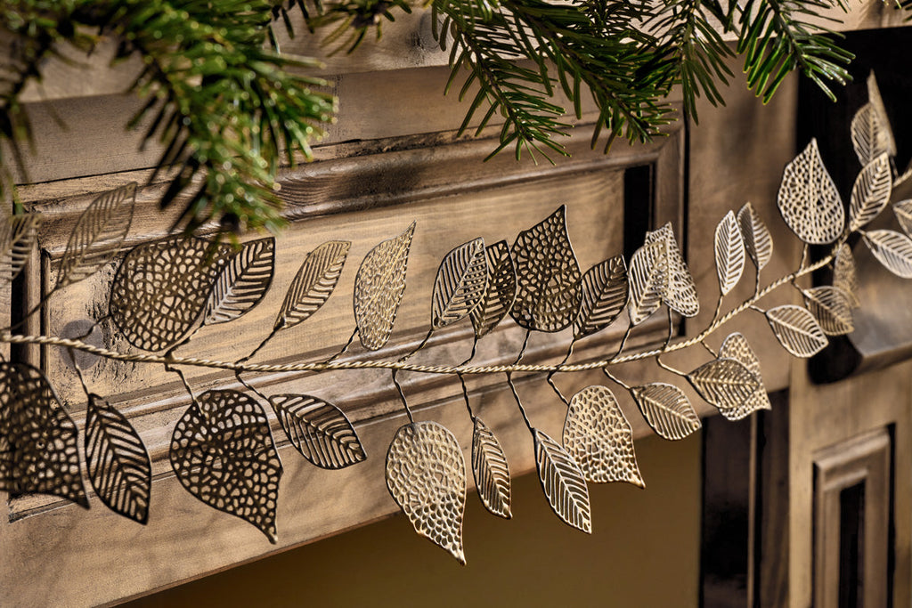 Charita Garland - Laiton antique