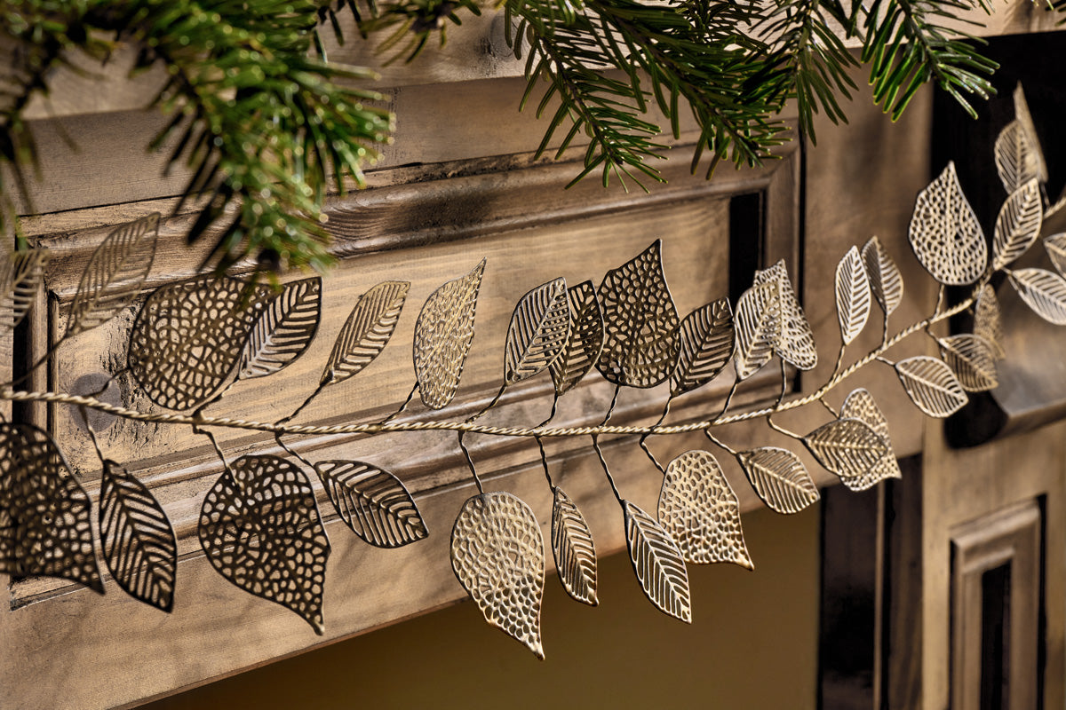 Charita Garland - Laiton antique