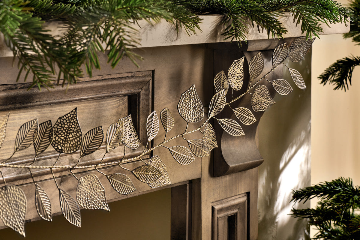 Charita Garland - Laiton antique