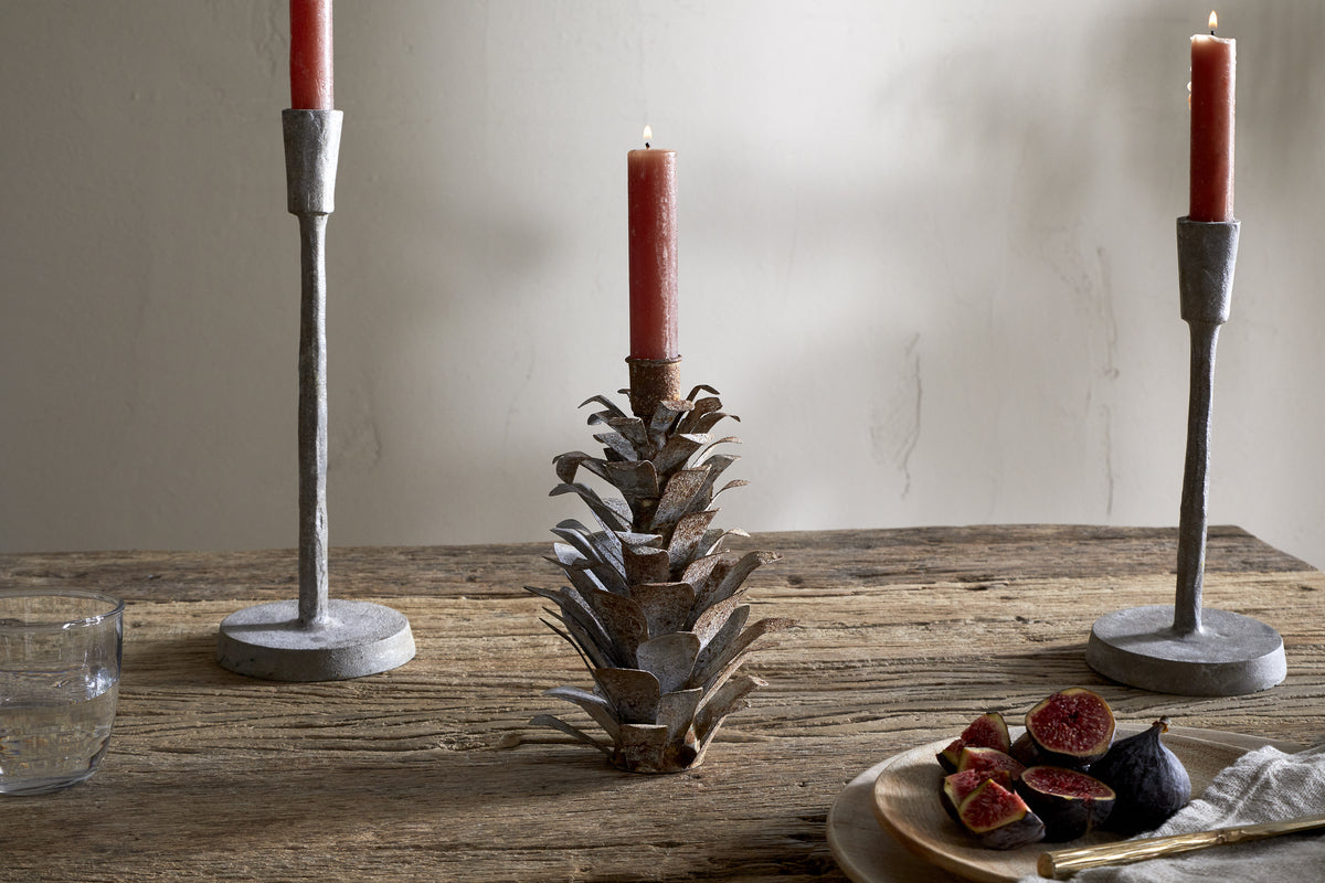 Bougeoir en forme de pomme de pin Elagalu - Zinc