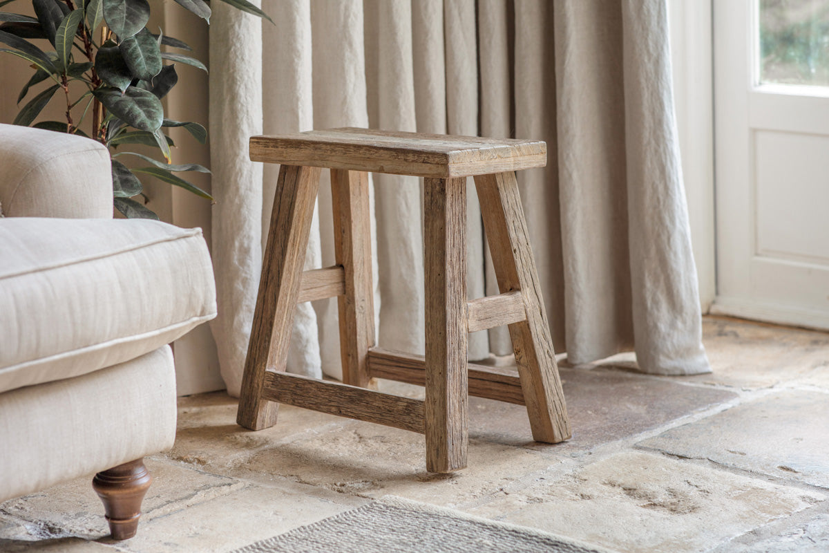 Tabouret bas en bois recyclé Ibo - Naturel