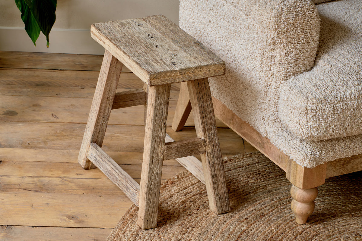 Tabouret bas en bois recyclé Ibo - Naturel