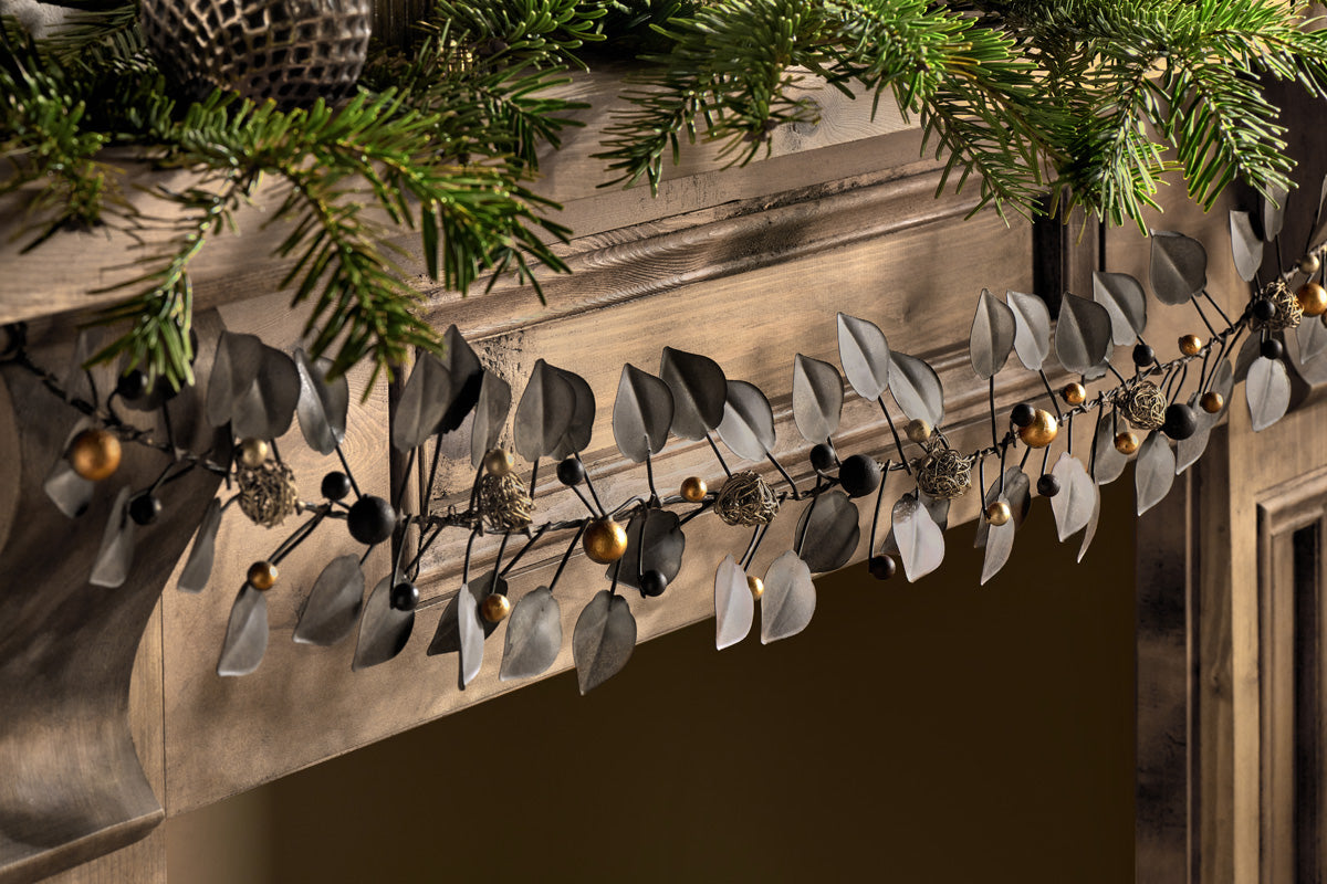 Ishana Garland - Laiton antique