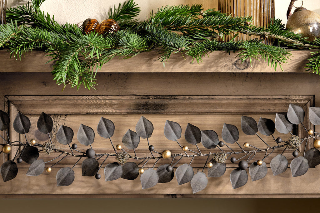 Ishana Garland - Laiton antique