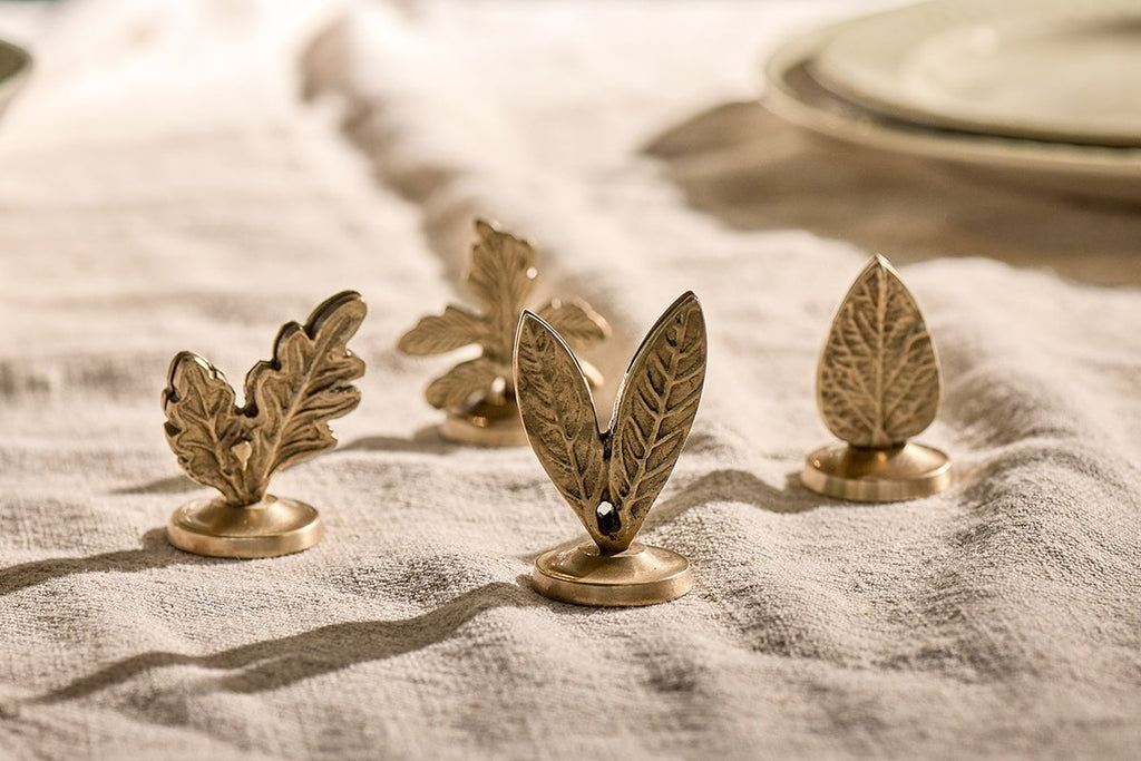 Porte-cartes de table en laiton en forme de feuille (lot de 4)