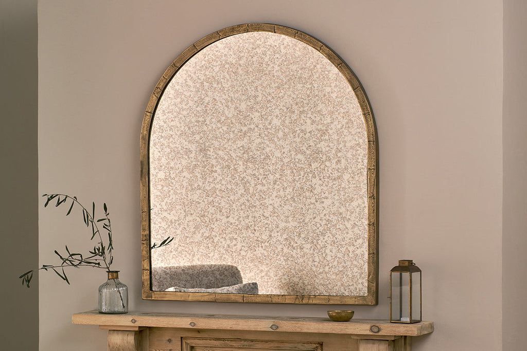 Miroir arqué en verre antique Murwara - Laiton antique