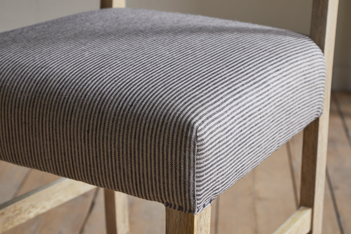 Chaise de comptoir Nadeeka en lin recouvert de lin - Gris clair