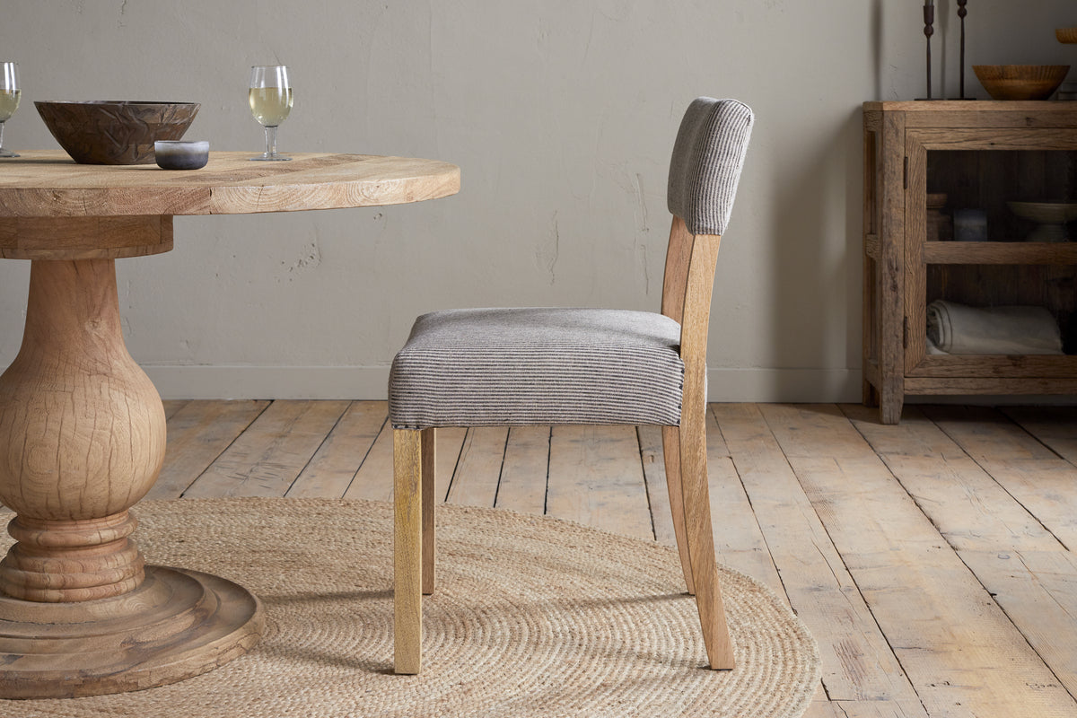 Chaise de salle à manger Nadeeka en lin recouvert de lin - Gris clair