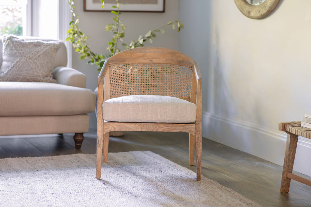 Chaise d'appoint en bois de manguier et canne Nabhi - Naturel
