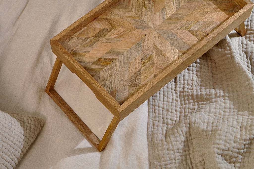 Plateau de petit-déjeuner en bois de manguier Pawi