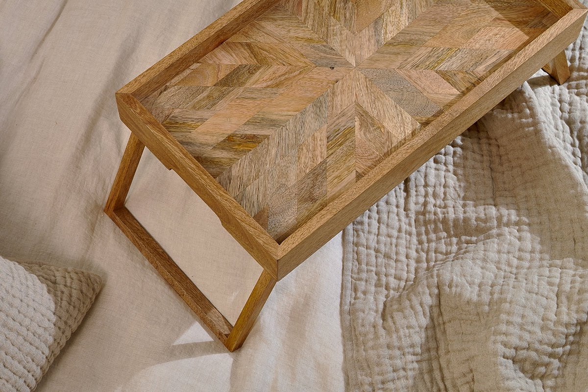 Plateau de petit-déjeuner en bois de manguier Pawi