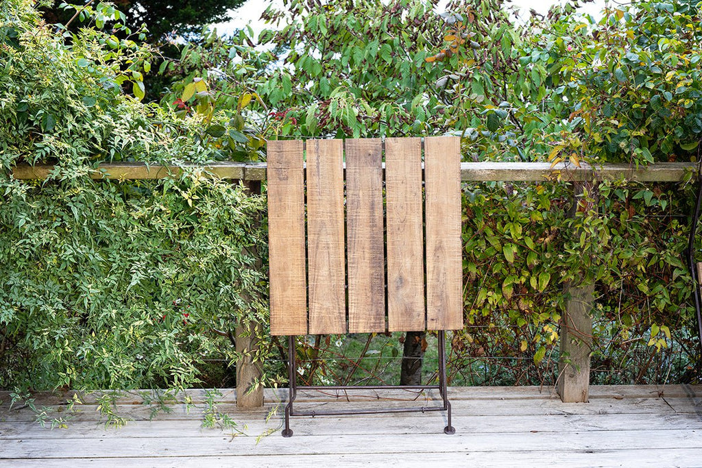 Table pliante en bois et fer recyclés de Rishikesh
