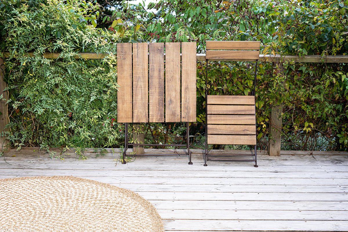 Table pliante en bois et fer recyclés de Rishikesh