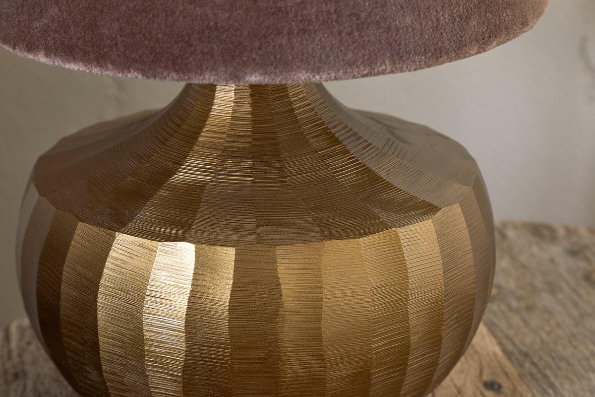 Lampe de table Sakiti en aluminium moulé - Laiton antique