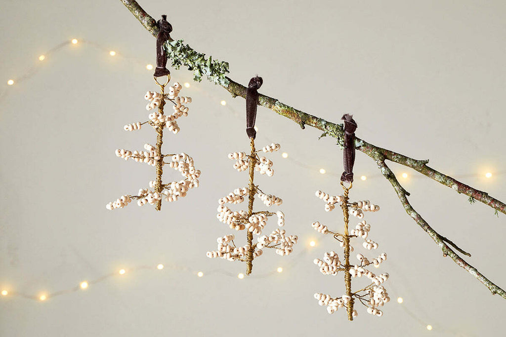 Boules de Noël en bois de manguier Tanu - Laiton et naturel (Lot de 3)