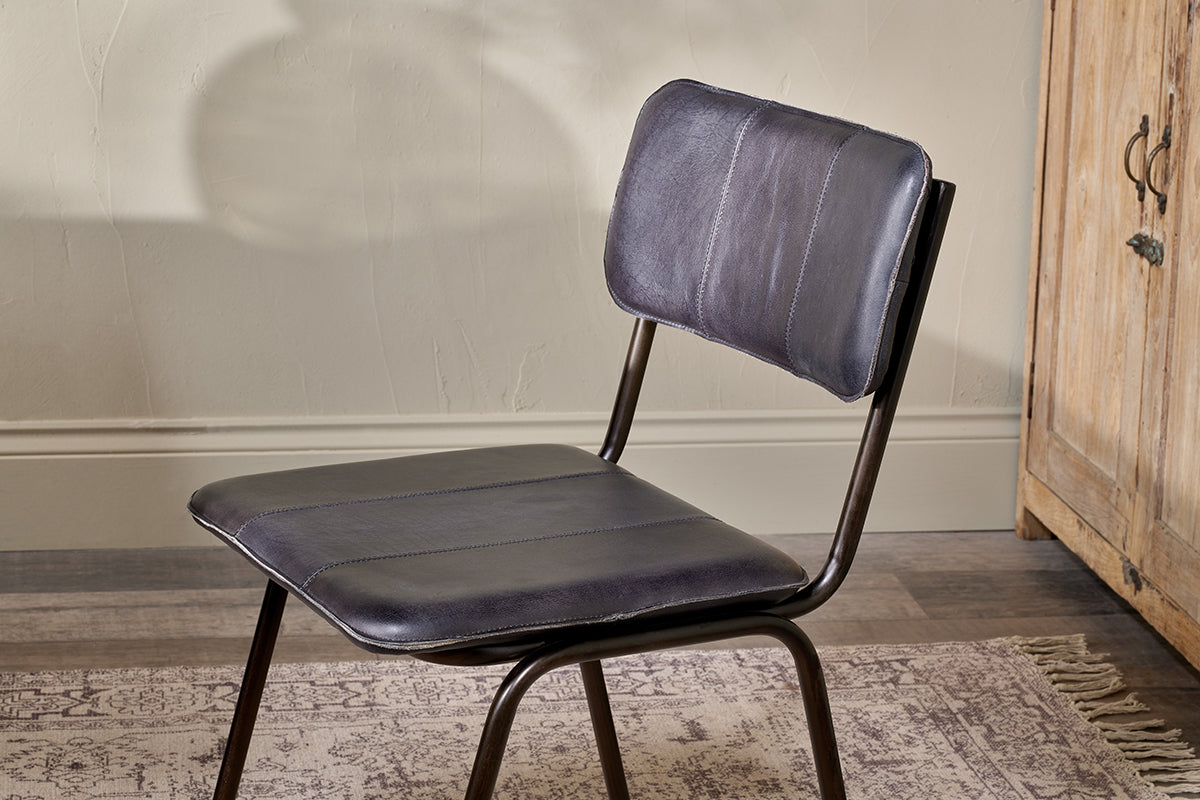 Chaise de salle à manger en cuir Ukari - Noir vieilli