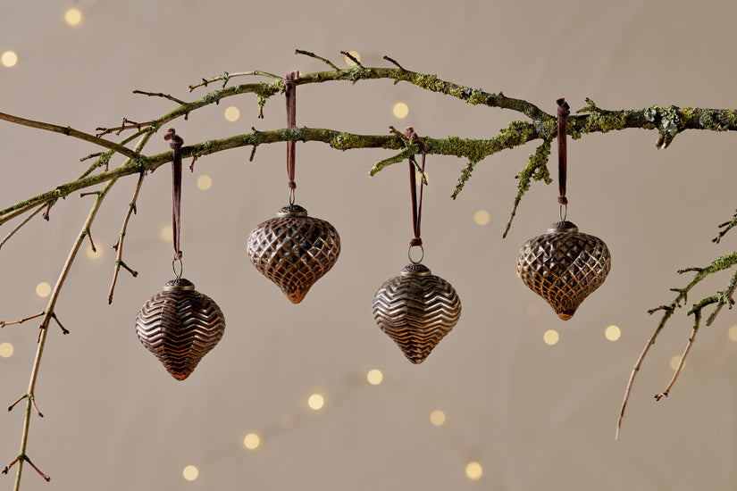 Boules de Noël Varu - Noir et Or - (Lot de 4)