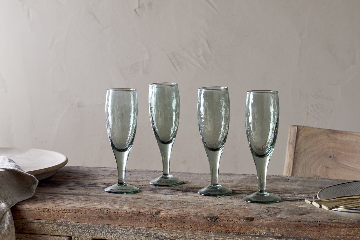 Verres à champagne martelés Yala - Vert sauge (lot de 4)
