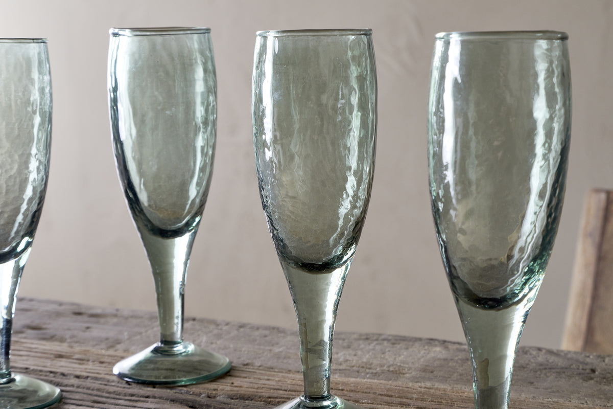 Verres à champagne martelés Yala - Vert sauge (lot de 4)