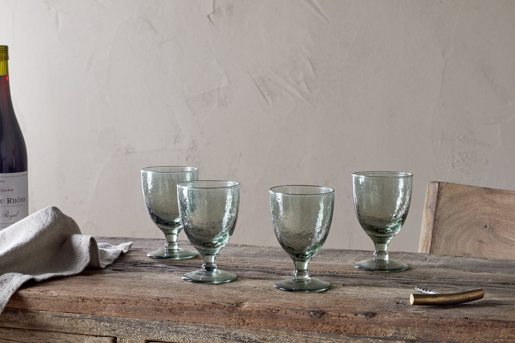 Verres à vin martelés Yala - Vert sauge (lot de 4)