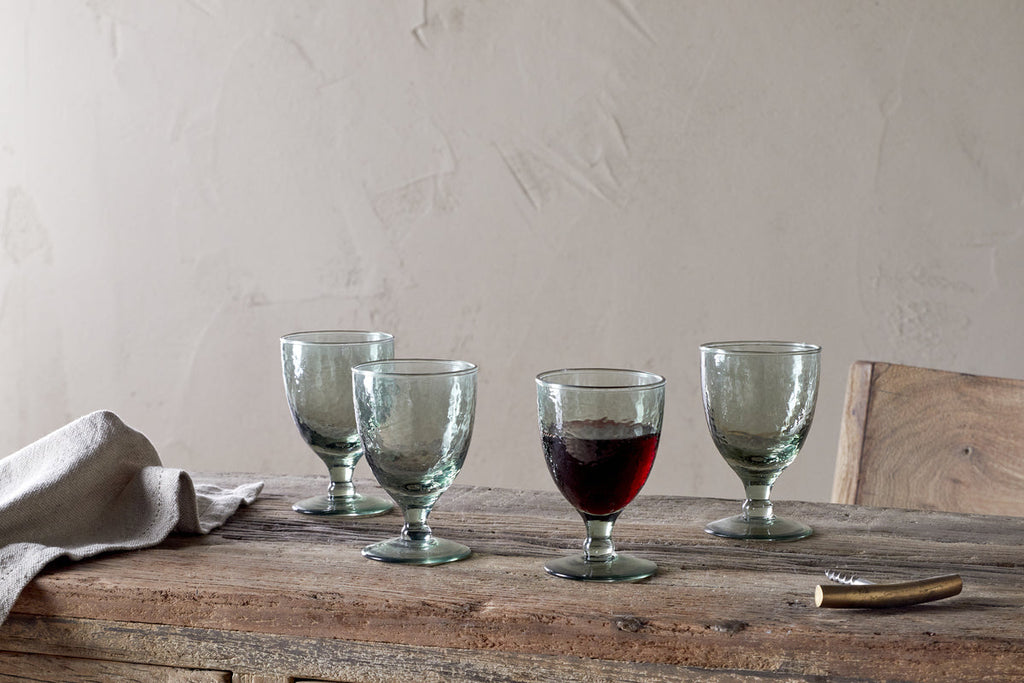 Verres à vin martelés Yala - Vert sauge (lot de 4)