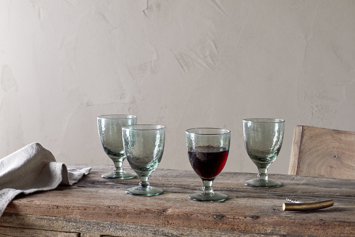 Verres à vin martelés Yala - Vert sauge (lot de 4)